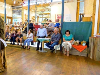 Panoramablick in die Vernissage Foto Helmut J.B. Laufenböck Panoramablick in die Vernissage Foto Helmut J.B. Laufenböck
