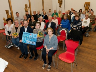 Die Engagierten des Pramtaler Advents übergeben ihre Spende an Ärzte ohne Grenzen Foto Franz G Wimmer – Kopie Die Engagierten des Pramtaler Advents übergeben ihre Spende an Ärzte
