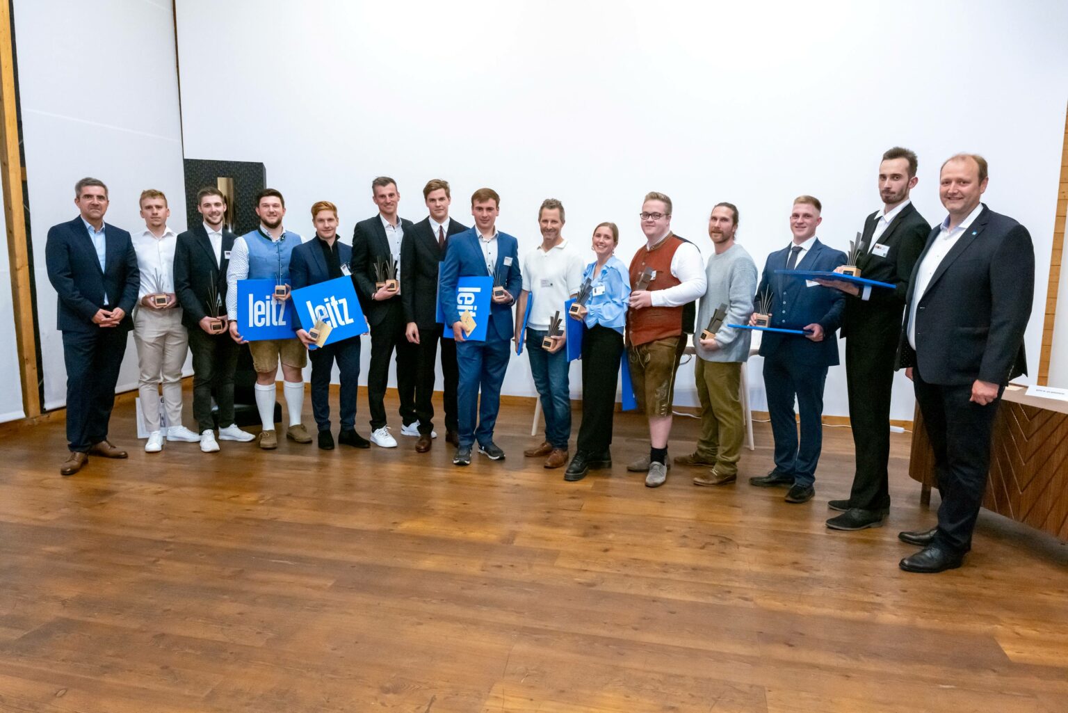 Jede/r ist ein/e Gewinner/In Die Teilnehmenden 2025 mit Christian Zahn li und Engelbert Tiefenthaler re