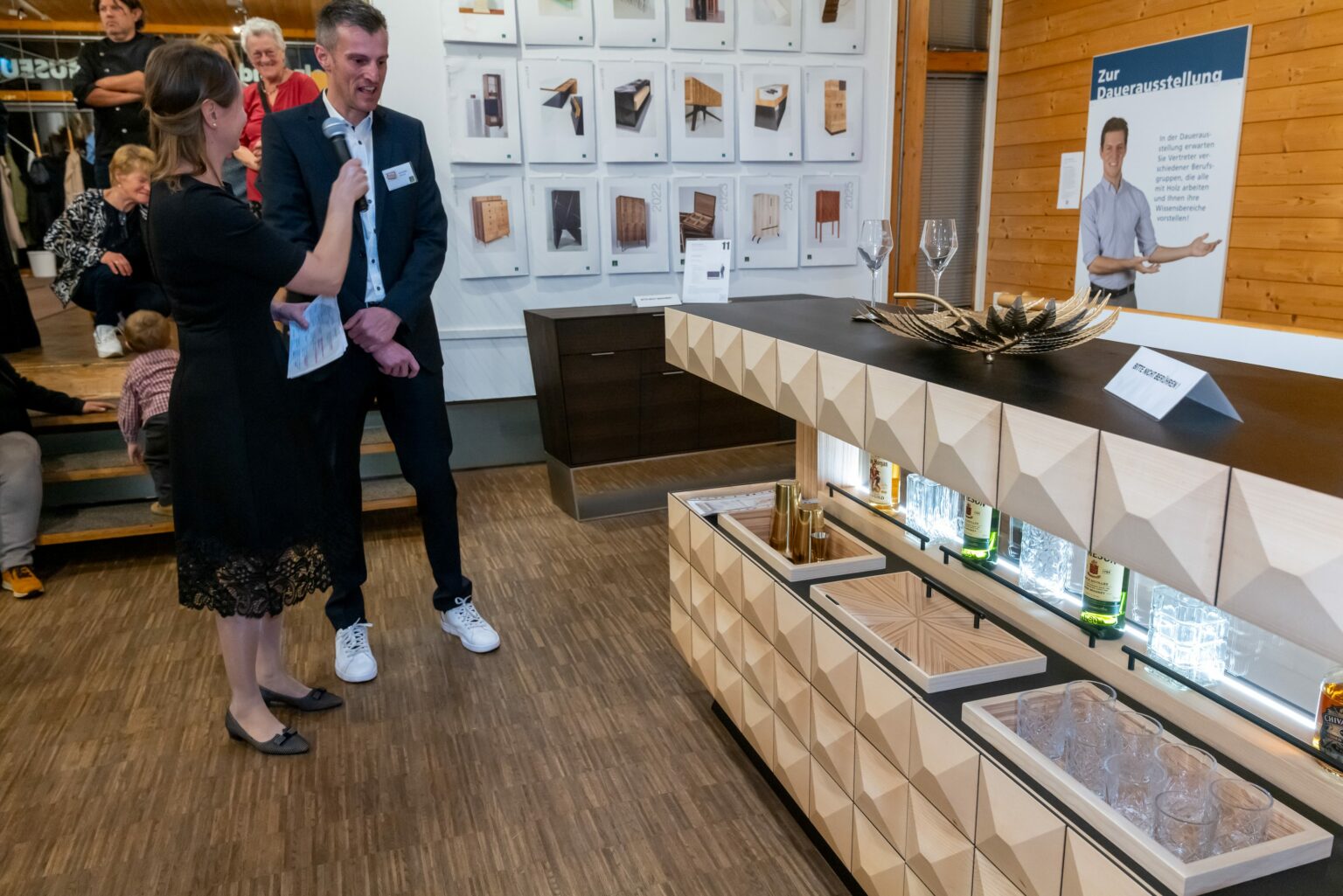 Publikumspreisträger Gerold Hatzmann erklärt seine SideBar Foto Rudi Aigner