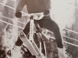 Szenefoto Skibob Weltmeister Alois Fischbauer Leihgabe Andreas Fischbauer Szenefoto Skibob Weltmeister Alois Fischbauer Leihgabe Andreas Fischbauer