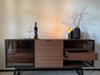 Wine side board von Benjamin Butej Wine side board von Benjamin Butej